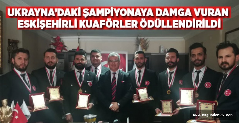 BERBERLER ODASINDAN ŞAMPİYON KUAFÖRLERE PLAKET