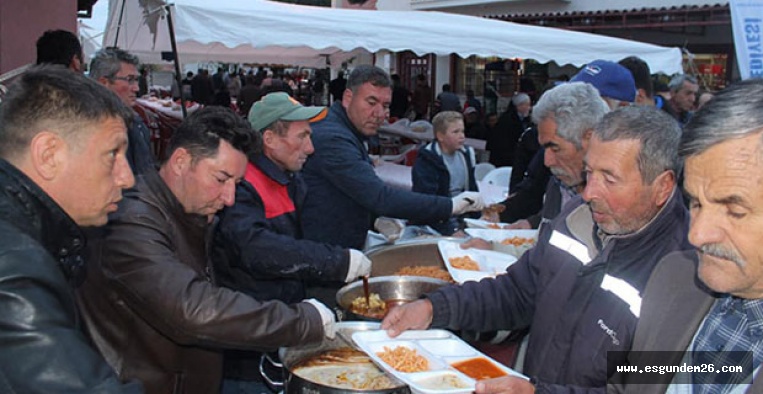 ÇİFTELER'DE MAHALLE İFTARLARI DEVAM EDİYOR