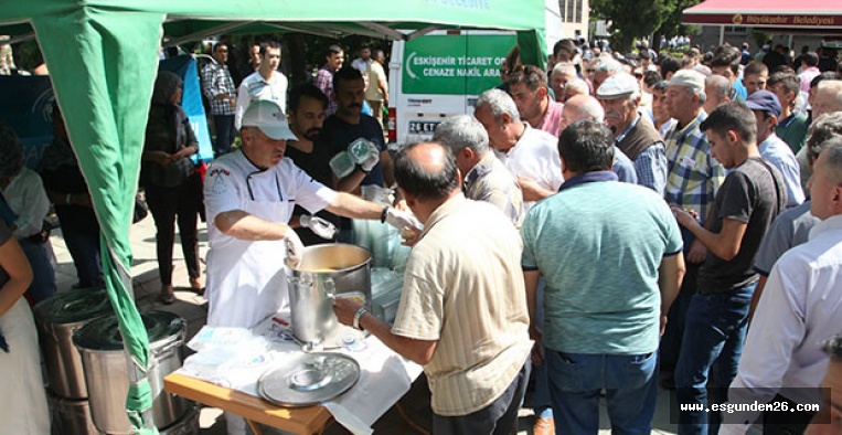 ODUNPAZARI BELEDİYESİ 20 BİN KİŞİYE AŞURE DAĞITTI