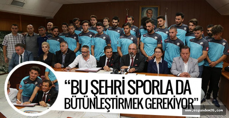 ODUNPAZARISPOR’DA İMZALAR ATILDI