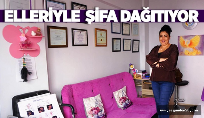 ELLERİYLE ŞİFA DAĞITIYOR