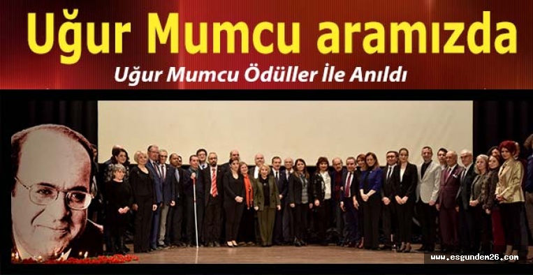 MUMCU'YA SAYGI DURUŞU