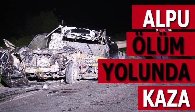 Eskişehir’de 4 aracın karıştığı zincirleme kazada 1 kişi öldü, 1 kişi yaralandı