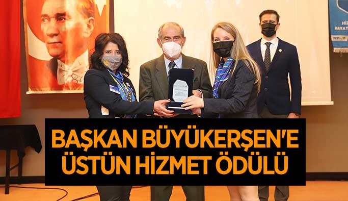 Başkan Büyükerşen'e üstün hizmet ödülü