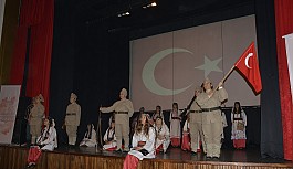SAHNE ANNELERİN