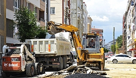 Bozulan yollar tamir ediliyor