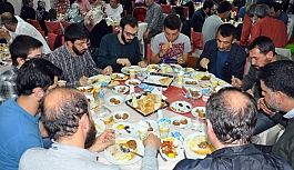 İHH'dan 'Dünya Yetimler Günü' iftarı