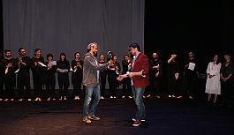 Şehir Tiyatroları Gençlik Sahnesi’nde sertifika töreni