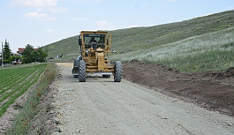 Yol bakım ve onarım çalışmaları sürüyor