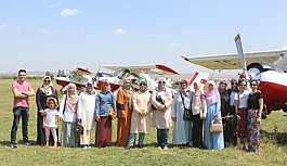 Kazakistan'dan gelen öğrenciler İnönü'yü gezdi