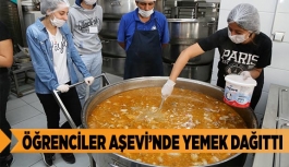 ÖĞRENCİLER AŞEVİ’NDE YEMEK DAĞITTI