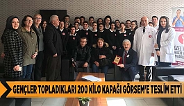 GENÇLER TOPLADIKLARI 200 KİLO KAPAĞI GÖRSEM'E TESLİM ETTİ