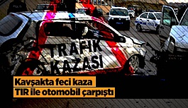 TIR ile otomobil çarpıştı: Sürücü ağır yaralandı