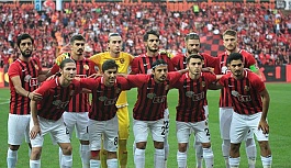 Güzel günler göreceğiz çocuklar: Eskişehirspor 2 -Karabükspor 0