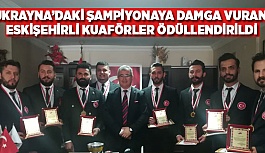 BERBERLER ODASINDAN ŞAMPİYON KUAFÖRLERE PLAKET