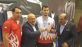 İŞİTME ENGELLİ SPORCUDAN ÖNEMLİ BAŞARI