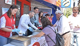 KIZILAY'DAN AŞURE İKRAMI