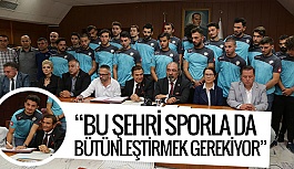 ODUNPAZARISPOR’DA İMZALAR ATILDI