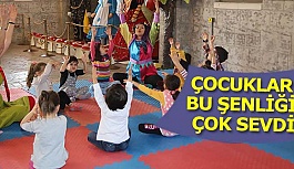 ÇOCUKLAR BU ŞENLİĞİ ÇOK SEVDİ