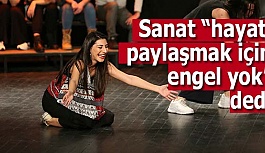 Odunpazarı Belediye Tiyatrosu engelli vatandaşlarla ile beraber sahne aldı