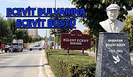 Bülent Ecevit Bulvarı'na Bülent Ecevit büstü