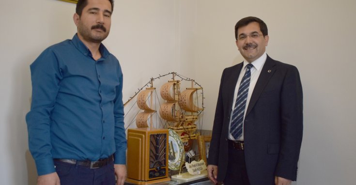 Menfaat peşinde koşanların ayağına bastık